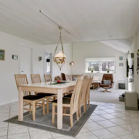 Asfrith - 400m From The Sea By Interhome *